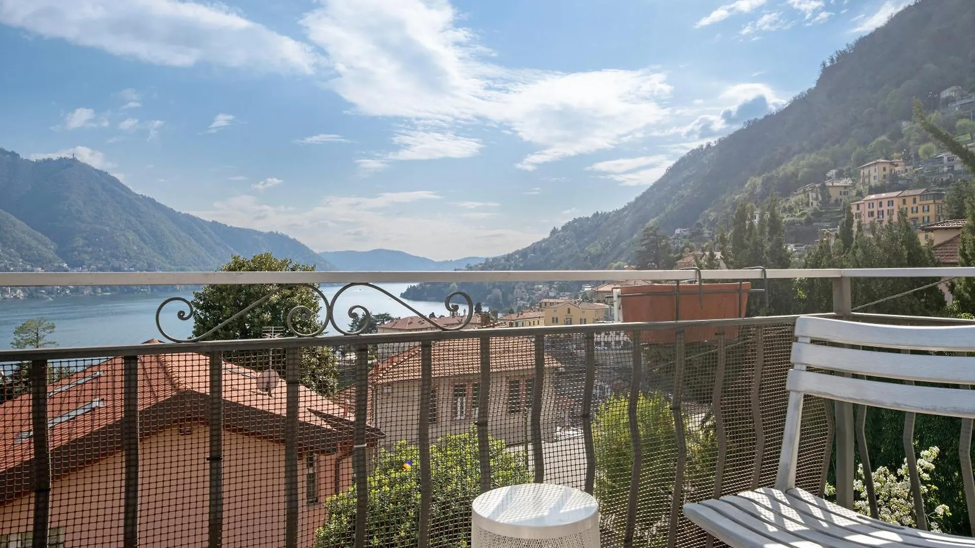 Suite Panoramica In Guest House Moltrasio