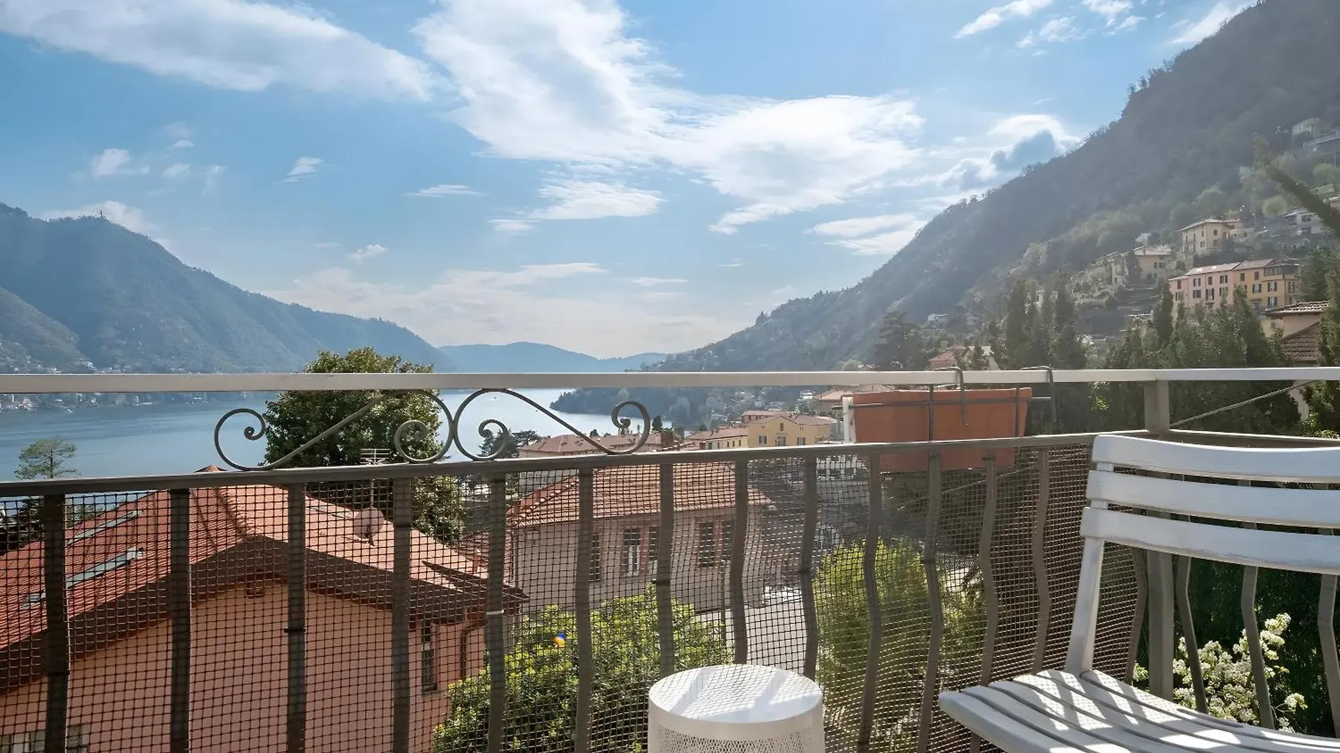 Suite Panoramica In Guest House Moltrasio