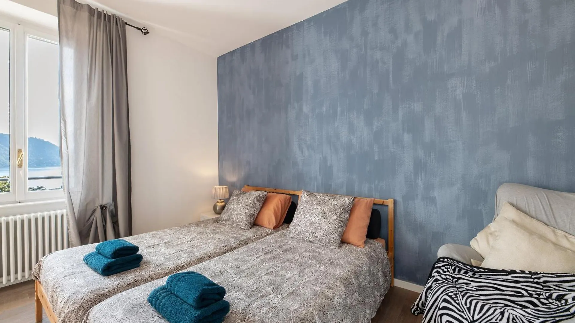 Suite Panoramica In Guest House Moltrasio Italien