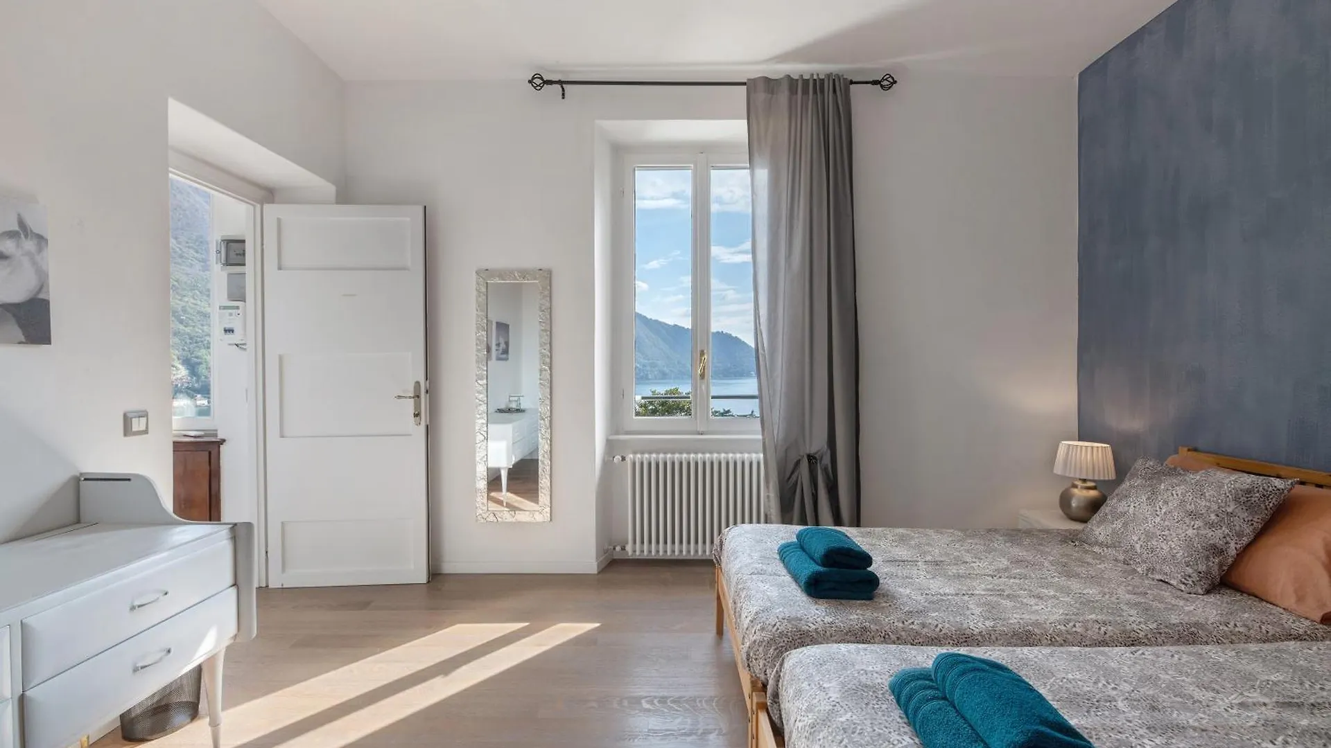 Suite Panoramica In Guest House Moltrasio Italien